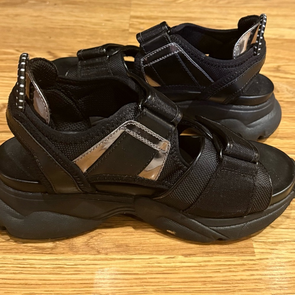 MICHAEL MICHAEL KORS Harvey Canvas Sport Sandals Size 7.5 - Picture 11 of 13